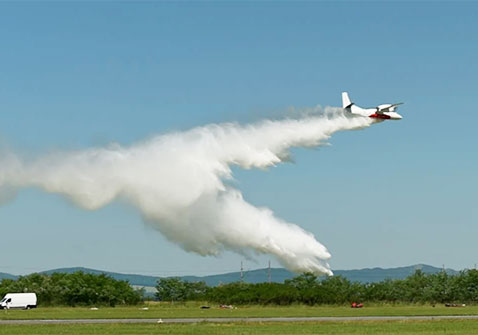 AN-32P FIREKILLER від XENA демонструє досконалість на авіафестивалі в П’єштянах, Словаччина, 2025 року