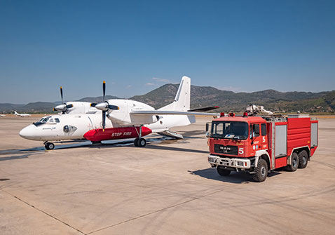 Український Ан-32П гасить пожежі в Чорногорії
